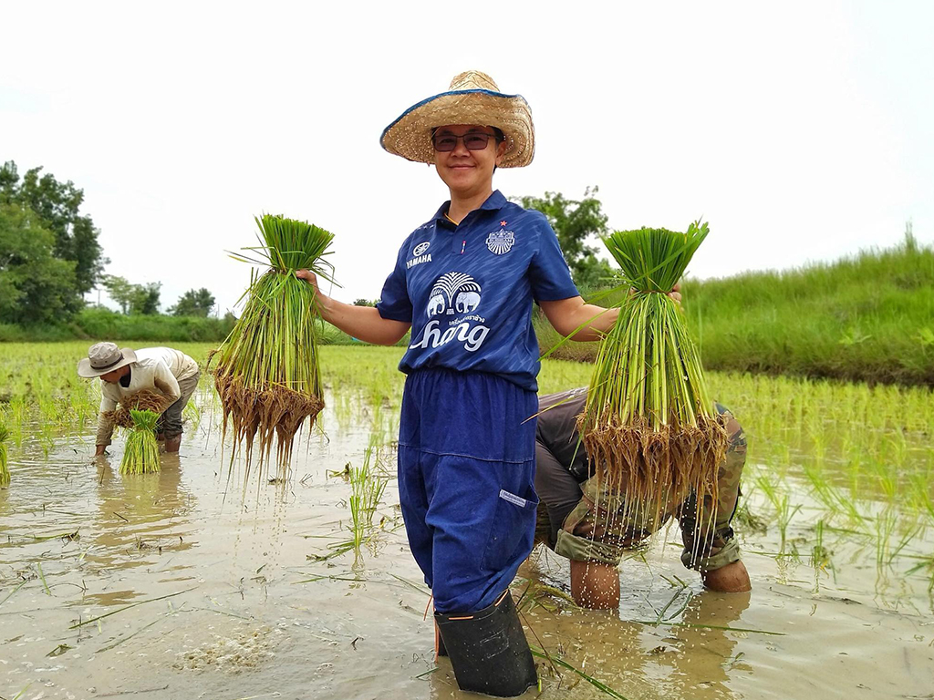 แนะรัฐสร้างจุดขายเพิ่มรายได้ประชาชน อดีตนายกฯอำนาจเจริญ เล็งหารือผู้ว่าฯช่วยเหลือเกษตรกร